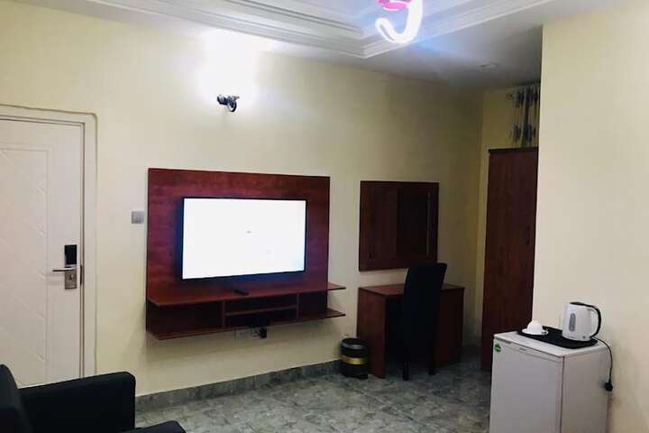 Room 8 of 61