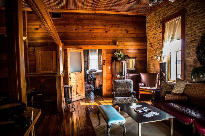 Hico Upstairs Inn