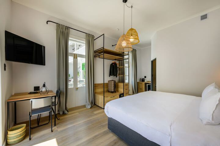 Room 18 of 40