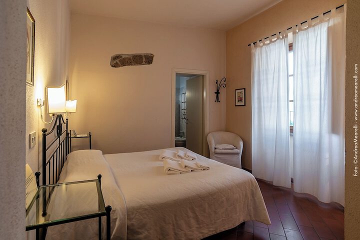 Room 8 of 48