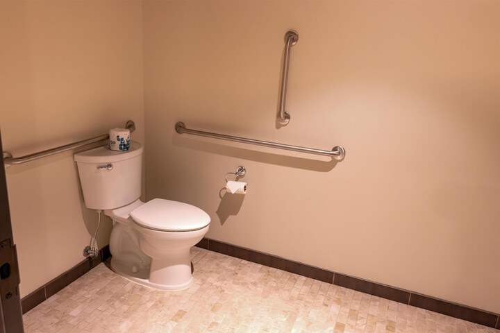 Room 53 of 108