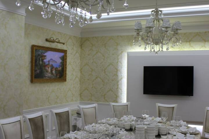 Dining 78 of 108