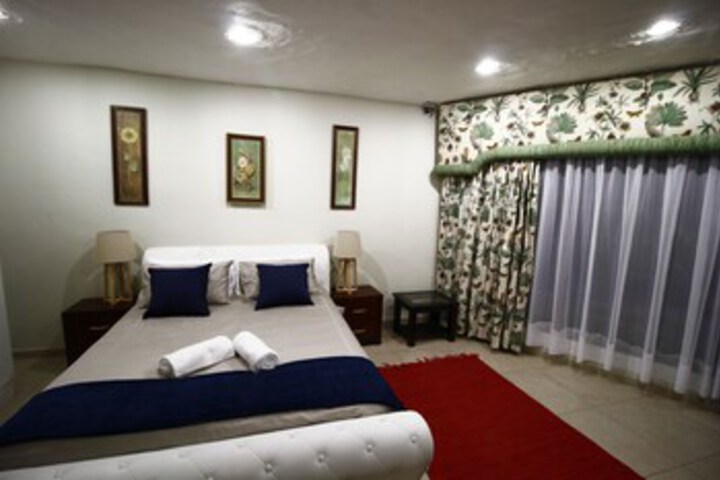 Room 9 of 27
