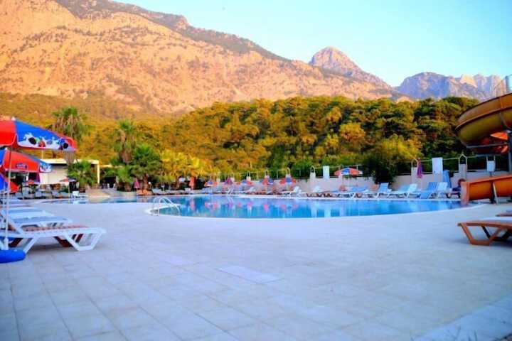 Pool 11 of 24