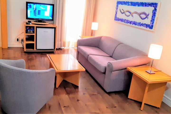 Room 16 of 38