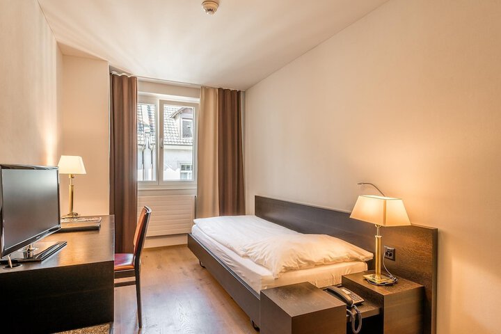 Room 36 of 110