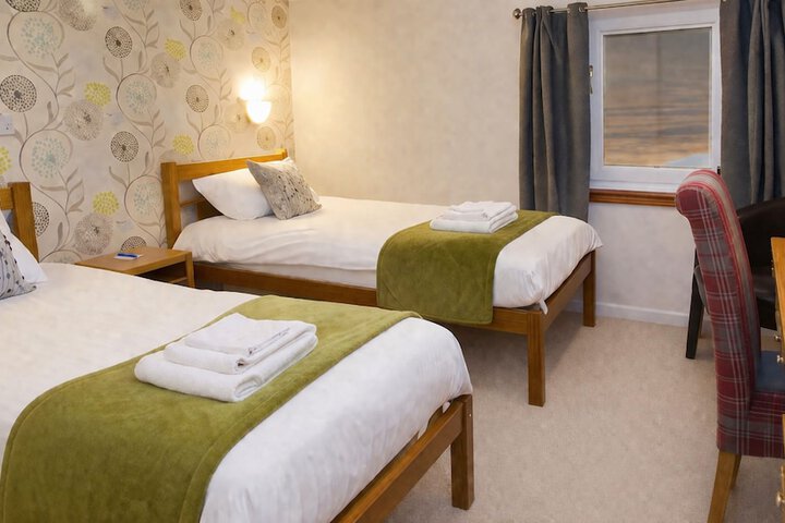 Room 10 of 50