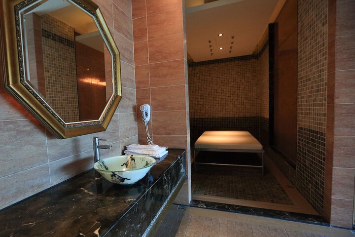 Room 65 of 67
