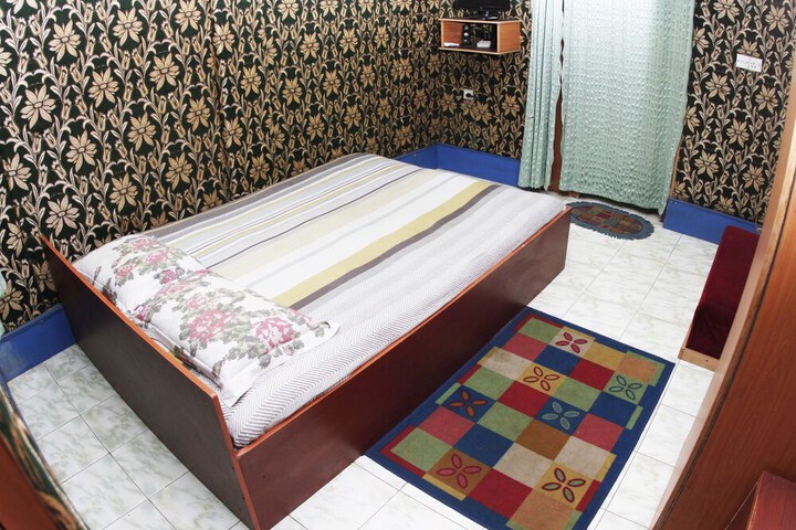 Room 4 of 19