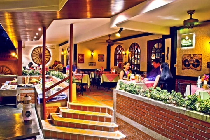 Dining 44 of 59