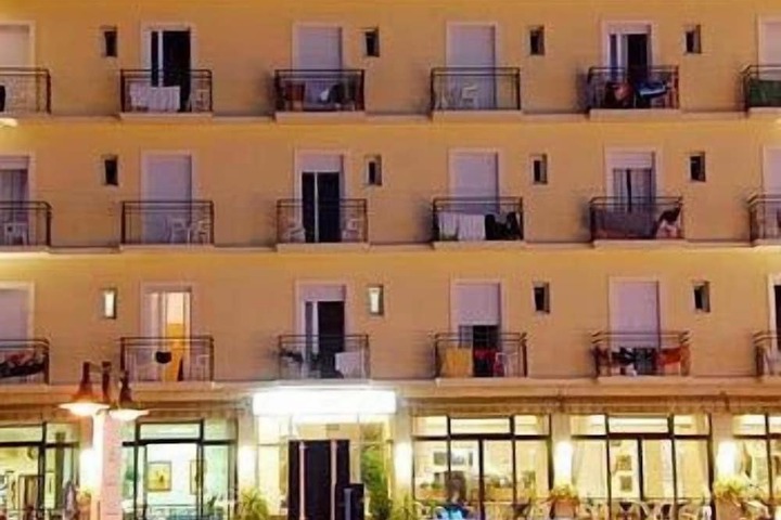 Hotel Lugano in Cattolica