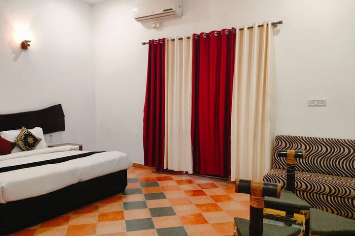 Room 33 of 96