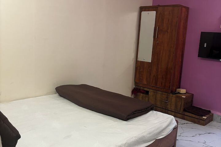 Room 3 of 11