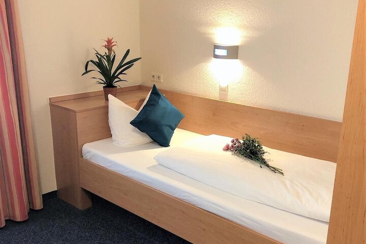 Room 8 of 44