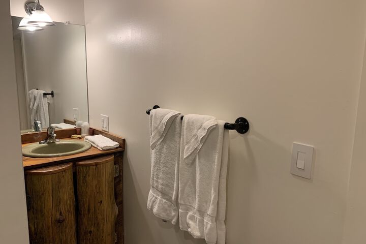 Room 53 of 77