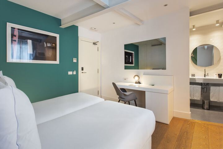Room 28 of 56