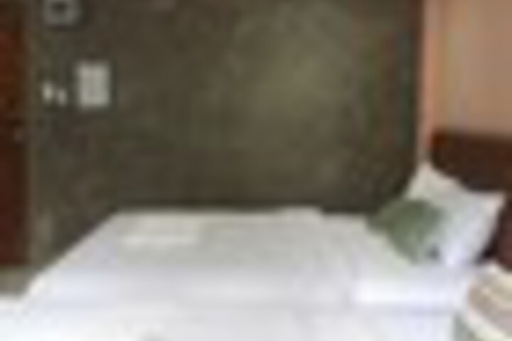 Room 68 of 132