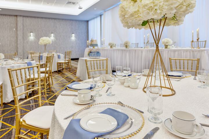 Ballroom/Hall 64 of 81