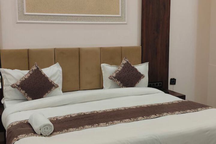 Room 10 of 118