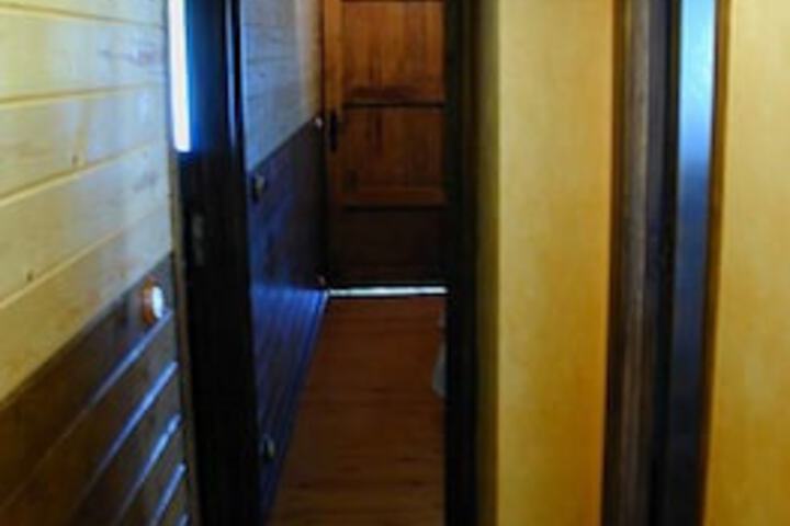 Ballroom/Hall 2 of 2
