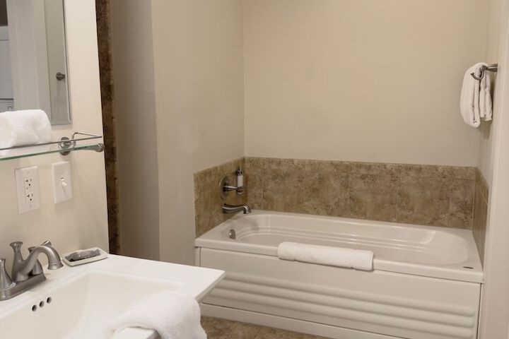 Room 18 of 39