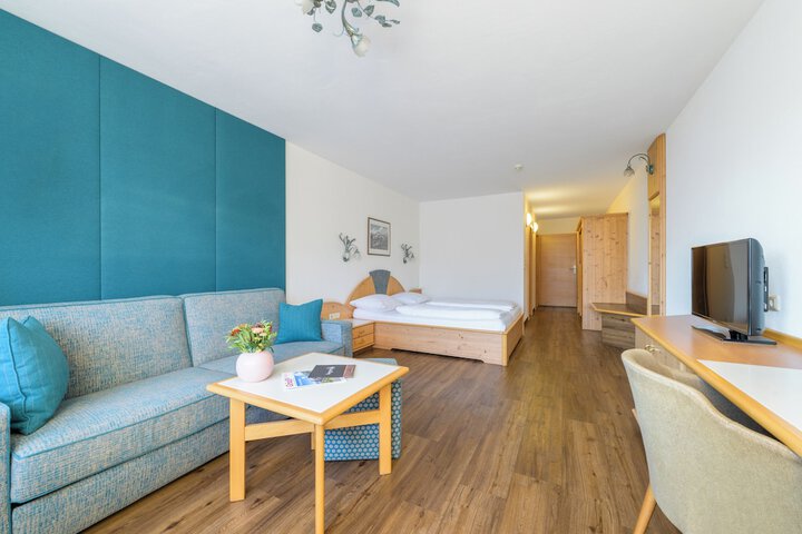 Room 9 of 28