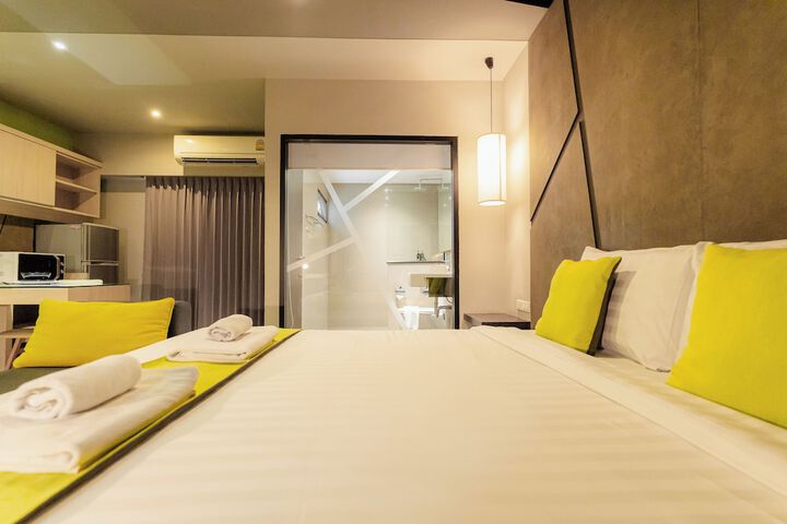 Room 33 of 46