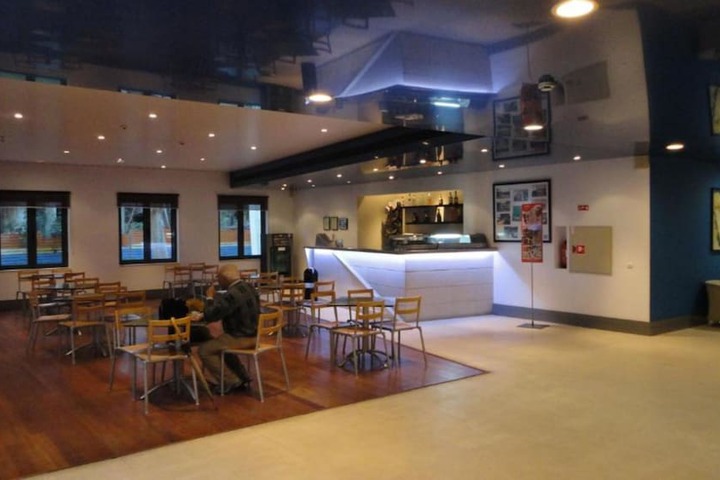 Snack bar