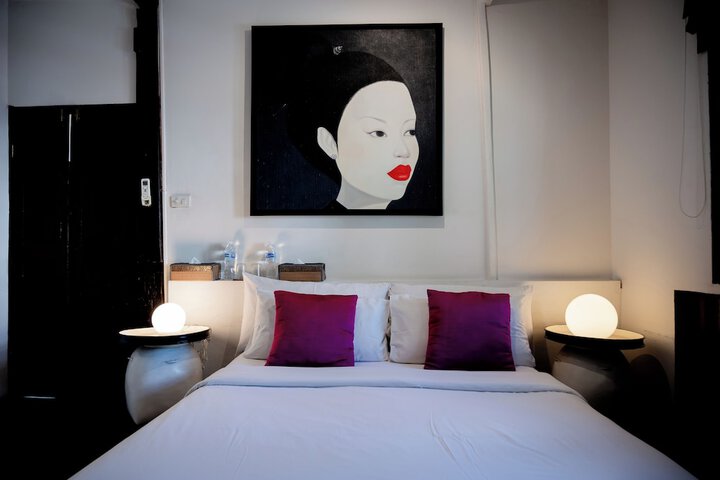 Room 10 of 28