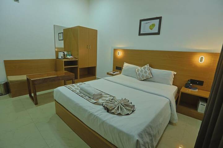 Room 5 of 20