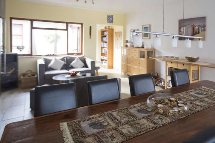 Lounge 60 of 78