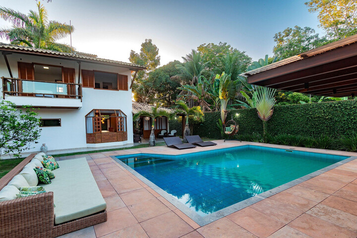 Pool 14 of 45
