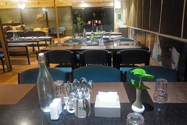 Dining 75 of 94
