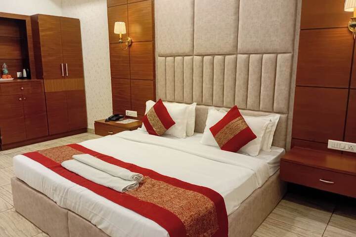 Room 3 of 18
