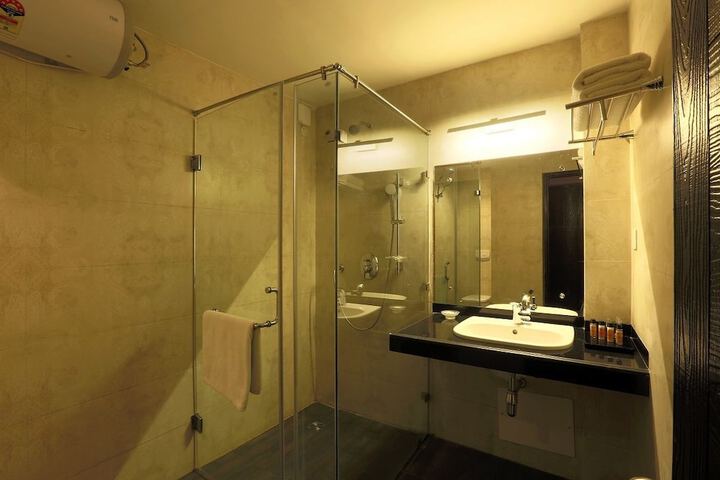 Room 9 of 10