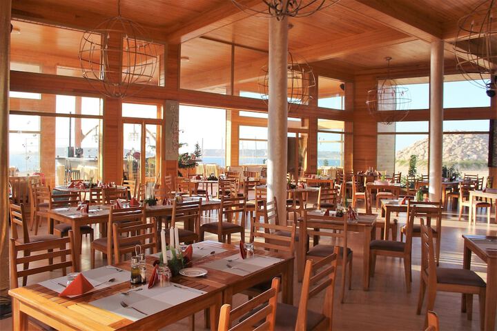 Dining 105 of 149