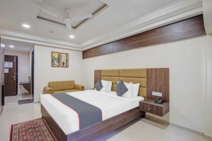 Room 9 of 31