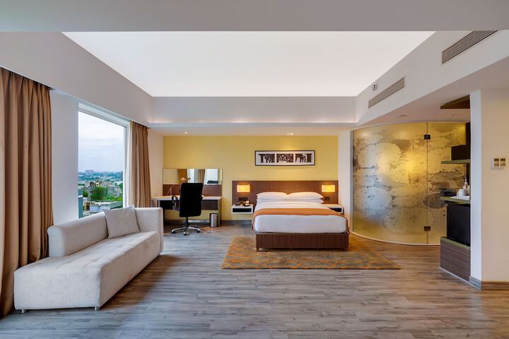Room 5 of 37