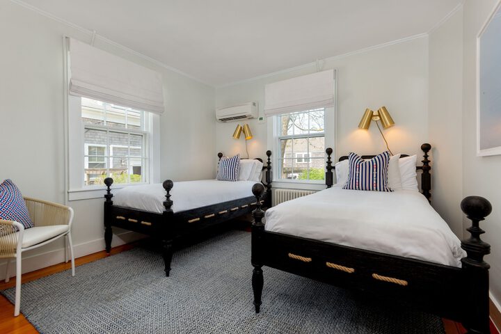 Room 9 of 26
