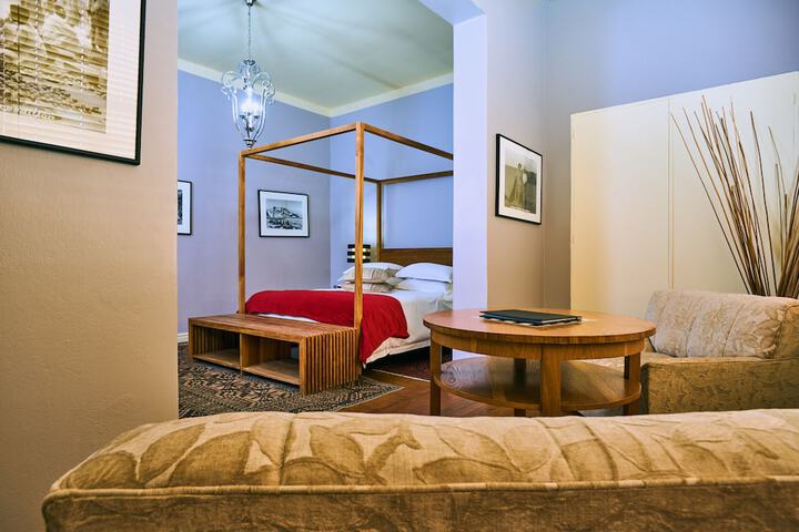 Room 10 of 99