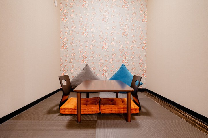 Room 9 of 53