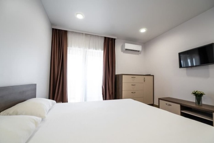 Room 15 of 109