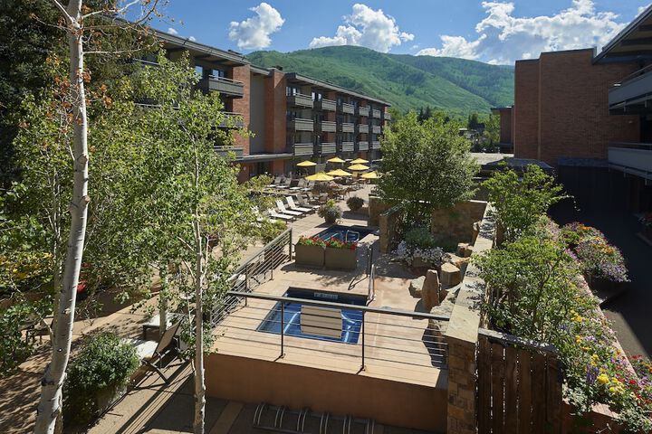 Hotel Exterior 164 of 185