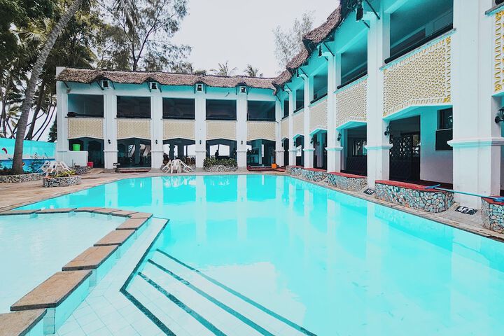 Pool 64 of 103
