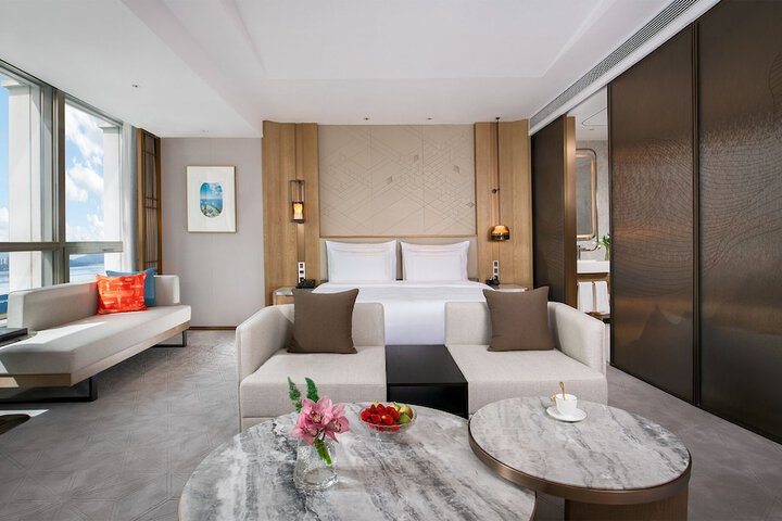 Room 16 of 114
