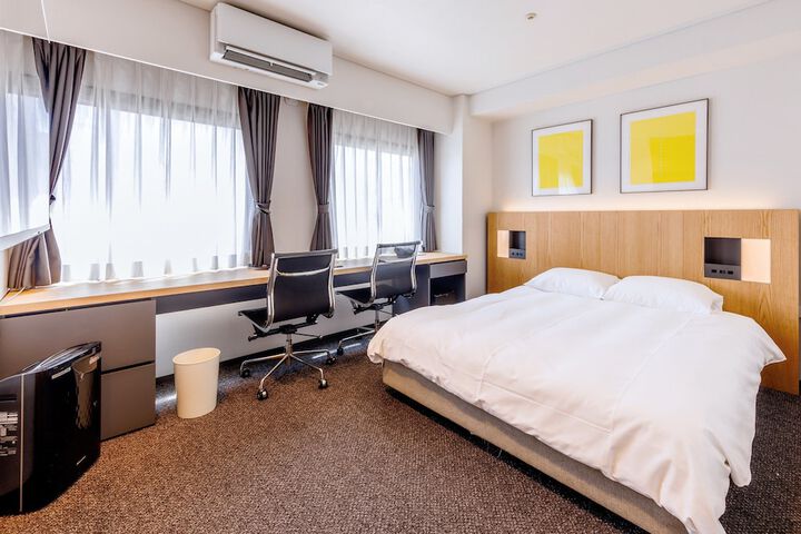 Room 16 of 48