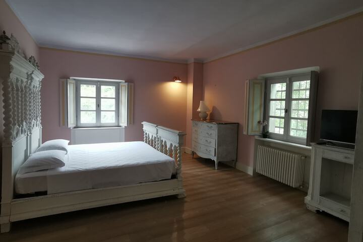 Room 32 of 114