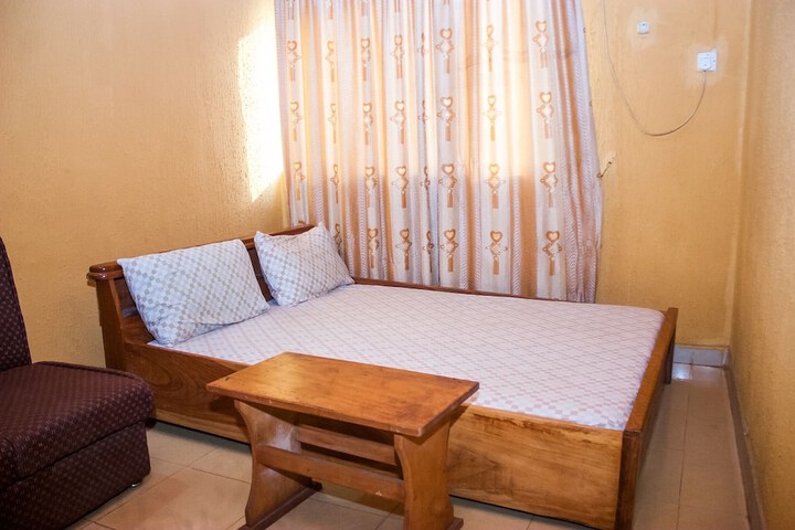 Room 5 of 20