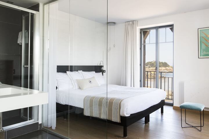 Room 4 of 41