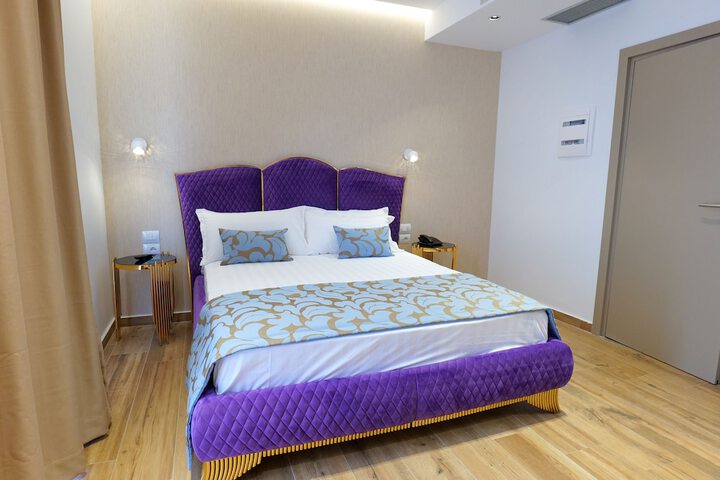 Room 18 of 74